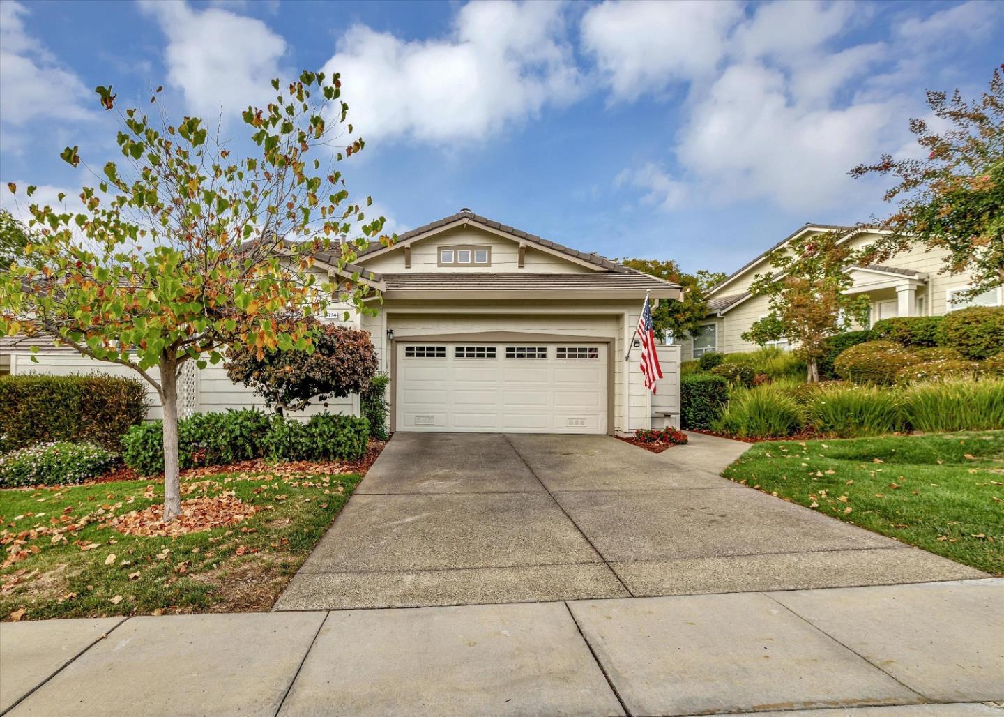 Detail Gallery Image 1 of 54 For 8759 Mccarty Ranch Dr, San Jose,  CA 95135 - 2 Beds | 2/1 Baths