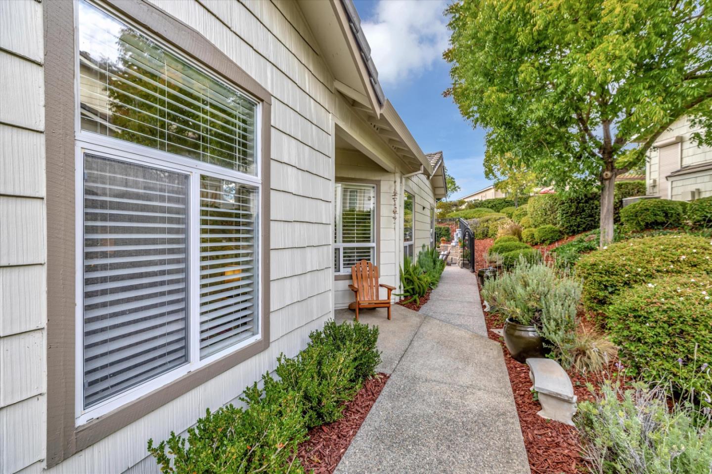 Detail Gallery Image 2 of 54 For 8759 Mccarty Ranch Dr, San Jose,  CA 95135 - 2 Beds | 2/1 Baths