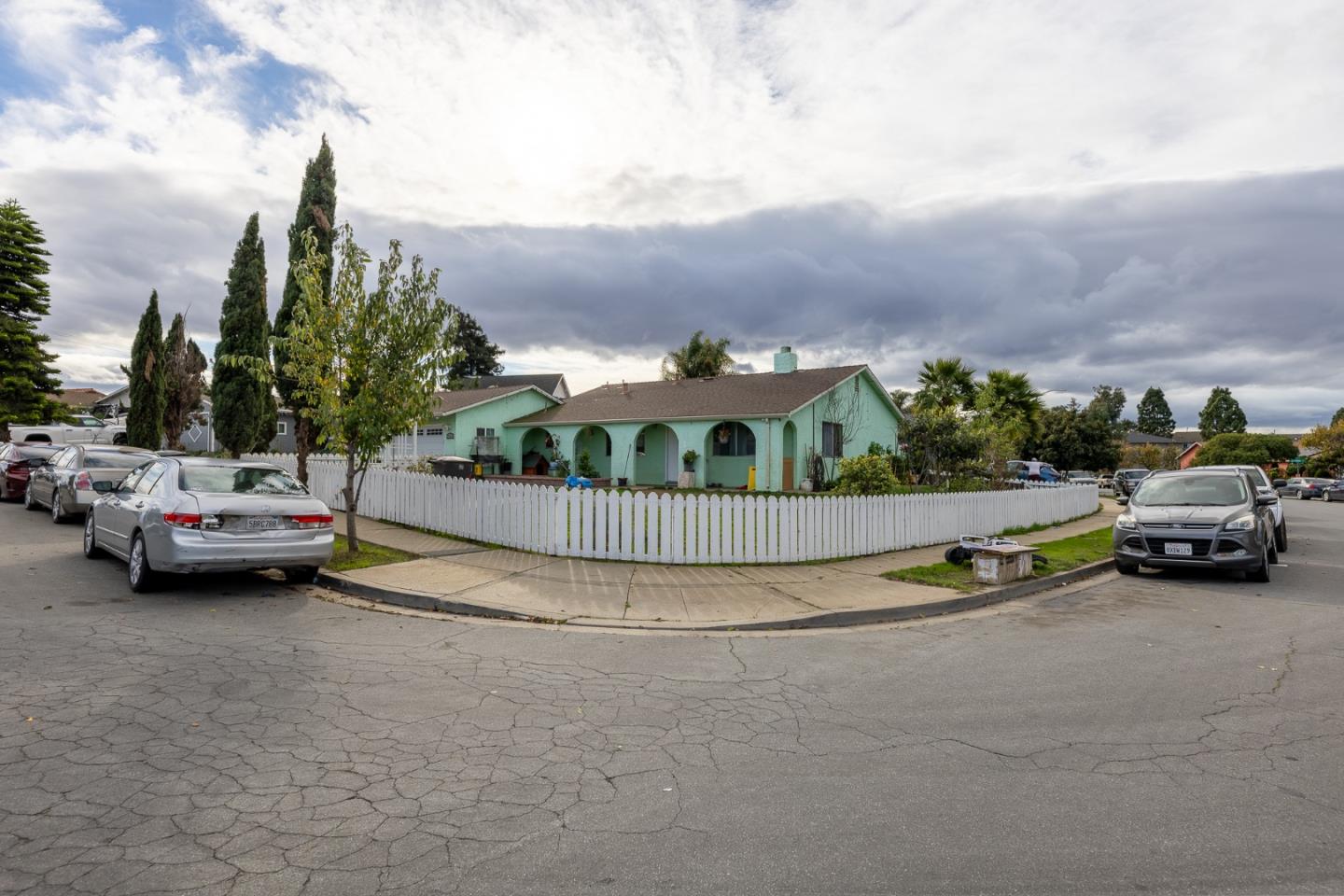 Detail Gallery Image 1 of 1 For 780 Charro Way, Salinas,  CA 93905 - 3 Beds | 2 Baths