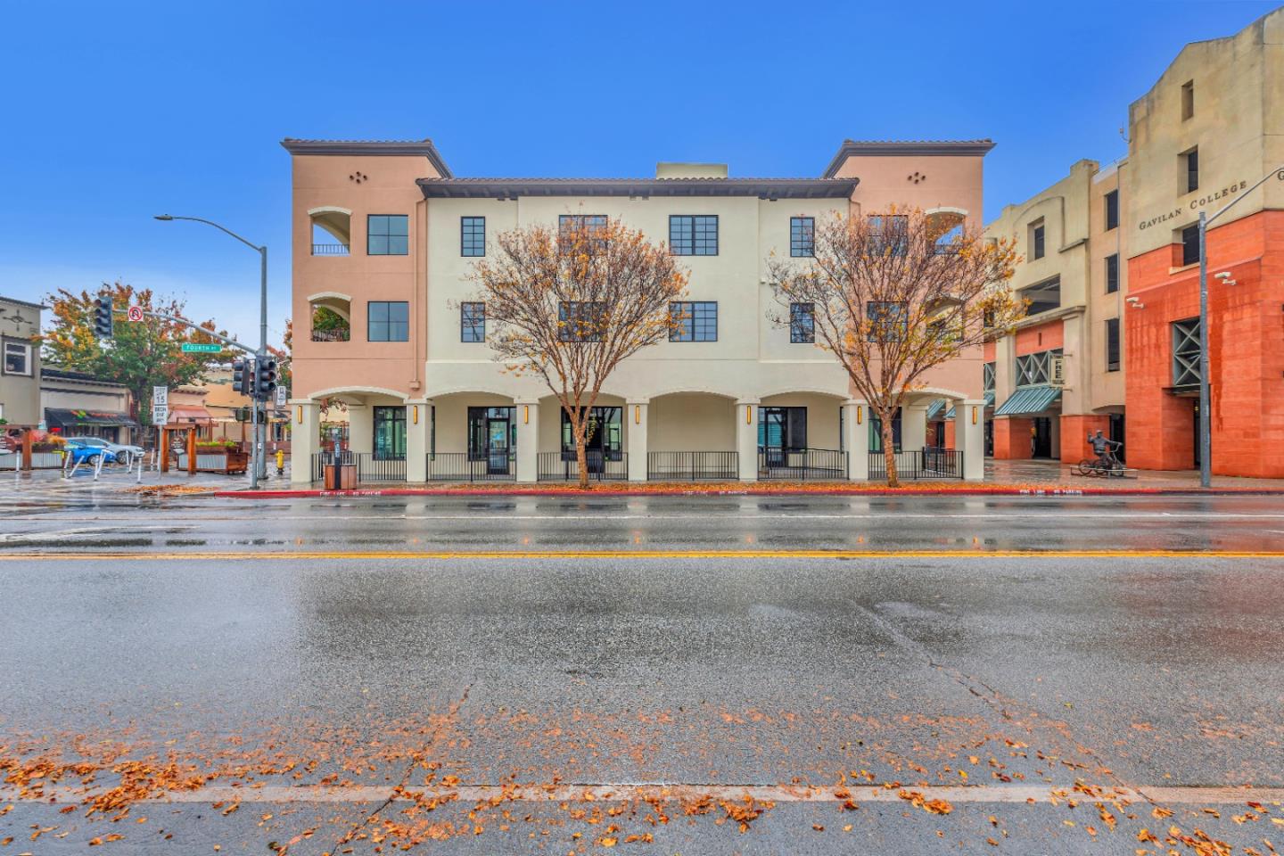 Detail Gallery Image 2 of 30 For 400 San Benito St #202,  Hollister,  CA 95023 - 2 Beds | 1 Baths