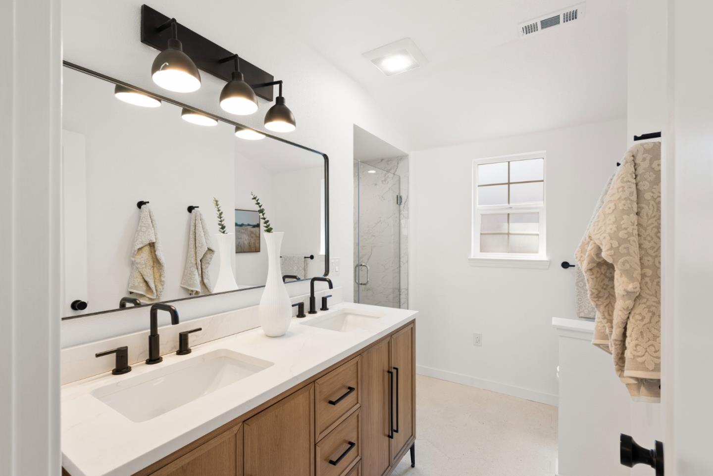Detail Gallery Image 17 of 42 For 3241 Hoover St, Redwood City,  CA 94063 - 3 Beds | 2/1 Baths
