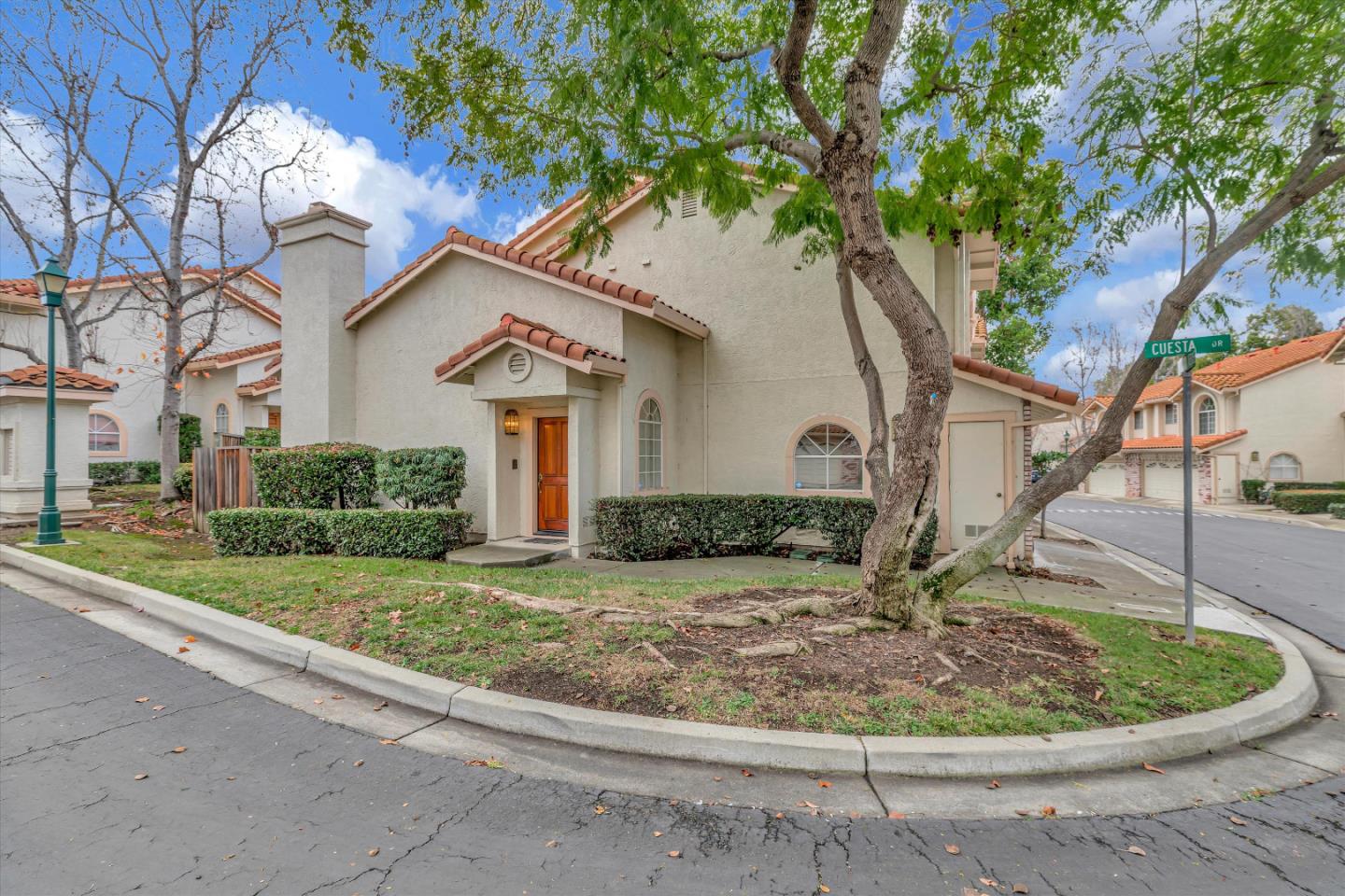 Detail Gallery Image 1 of 1 For 2202 Calle Vista Verde, Milpitas,  CA 95035 - 3 Beds | 2/1 Baths