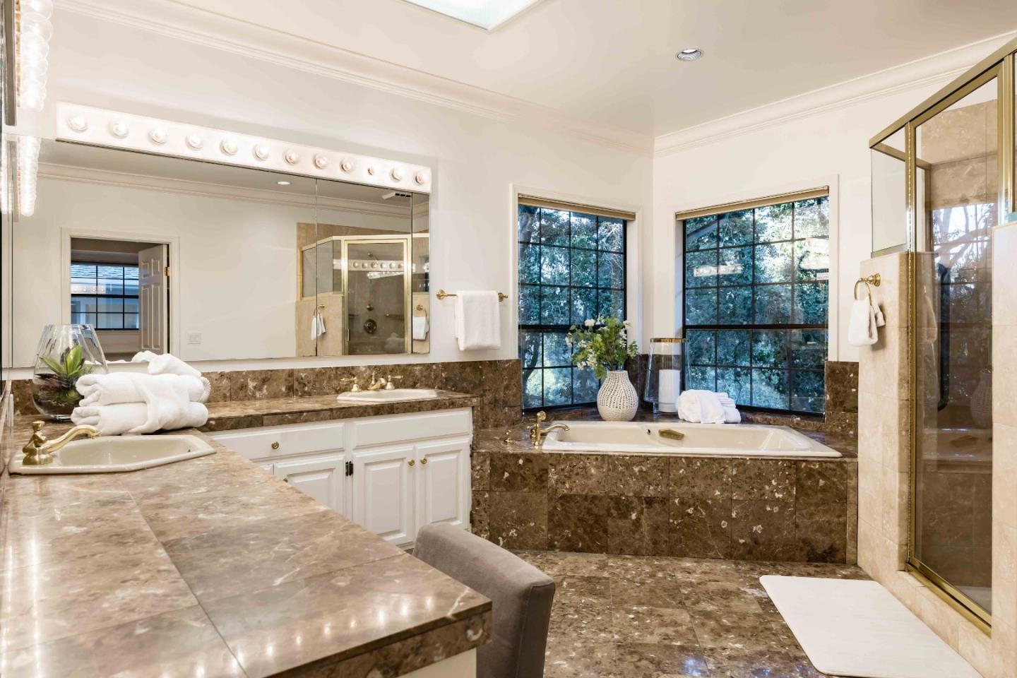 Detail Gallery Image 25 of 39 For 76 Melanie Ln, Atherton,  CA 94027 - 4 Beds | 3/1 Baths