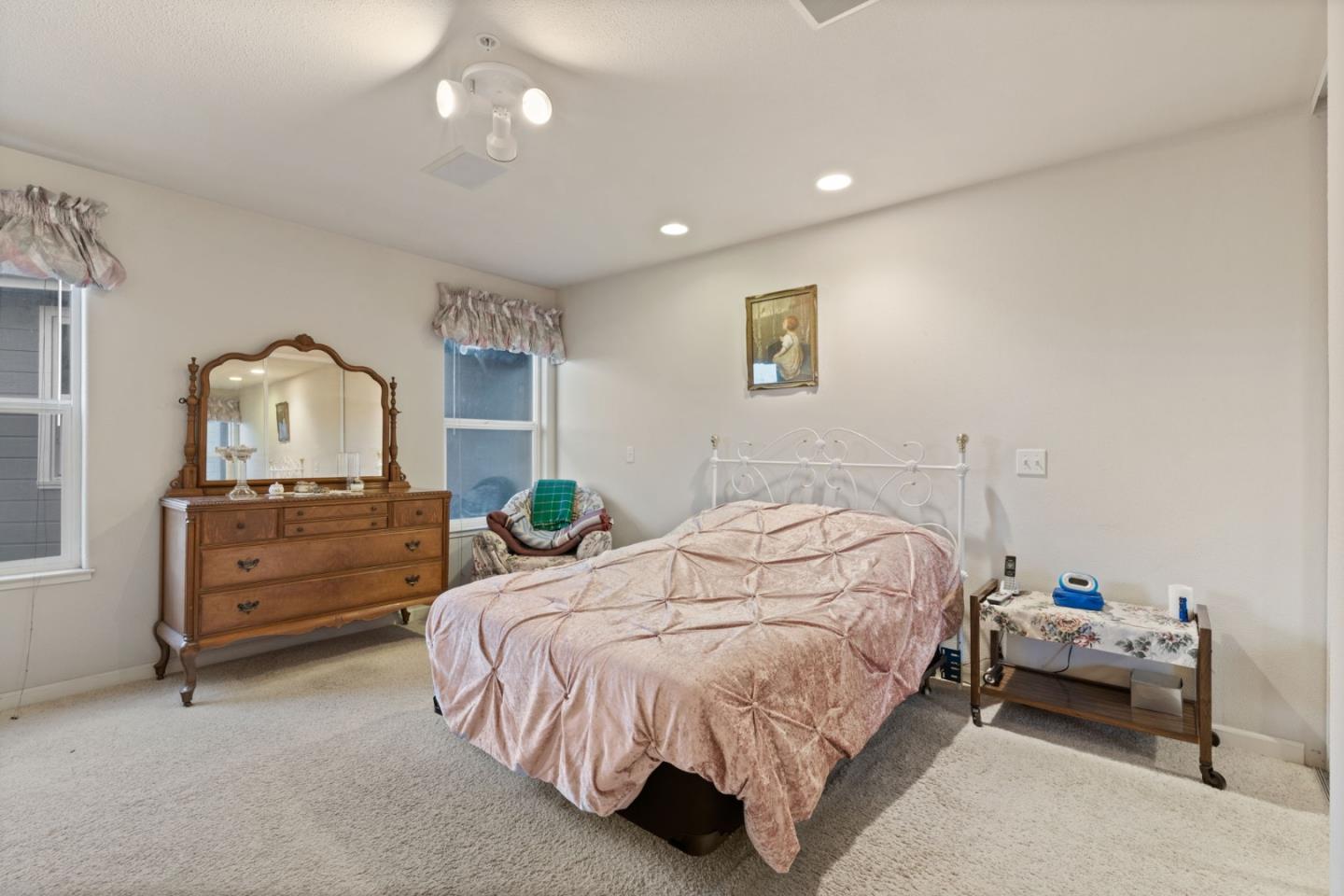 Detail Gallery Image 42 of 62 For 578 Hillside Rd, Redwood City,  CA 94062 - 6 Beds | 4/2 Baths