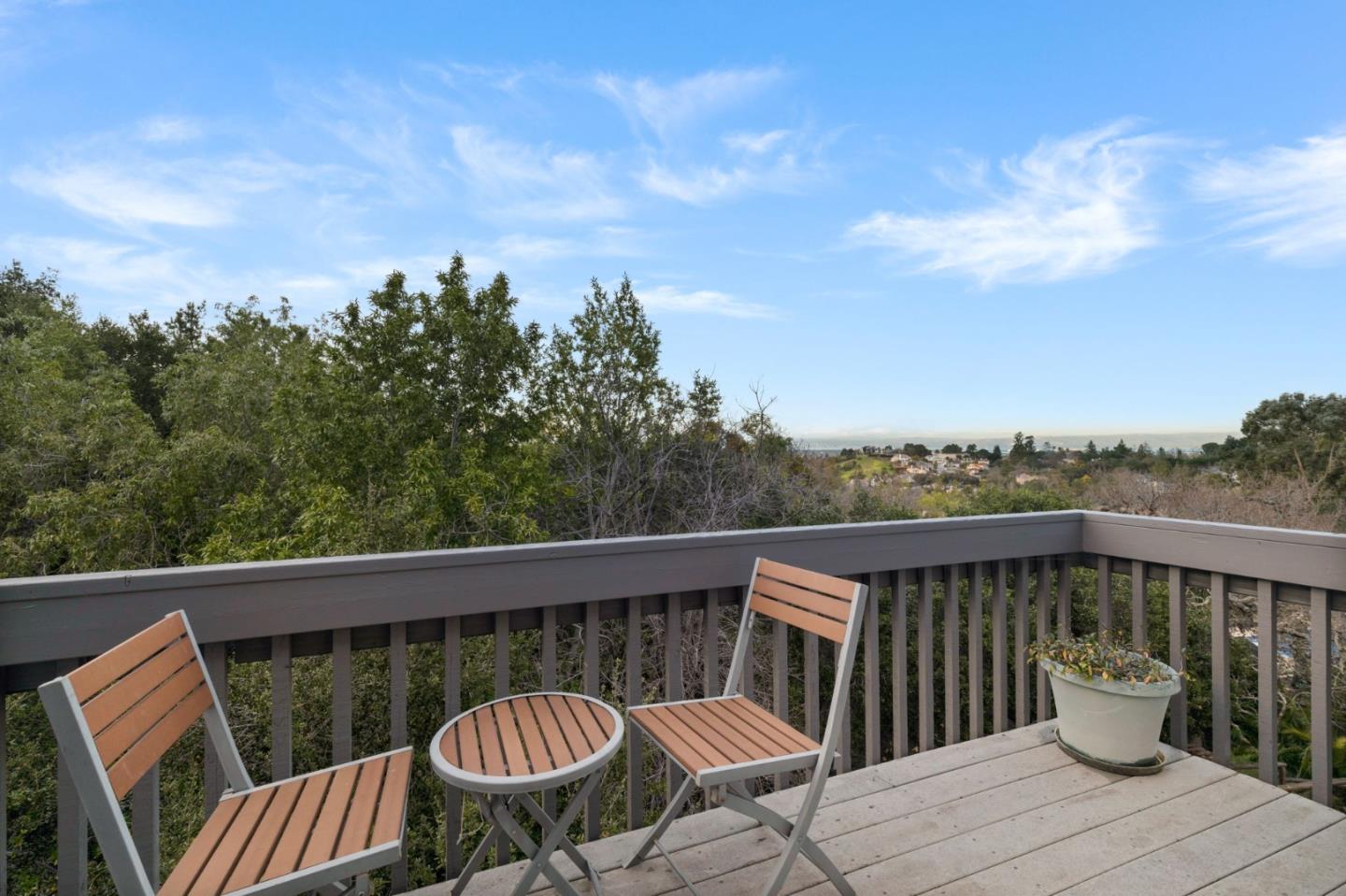 Detail Gallery Image 46 of 56 For 578 Hillside Rd, Redwood City,  CA 94062 - 6 Beds | 4/2 Baths