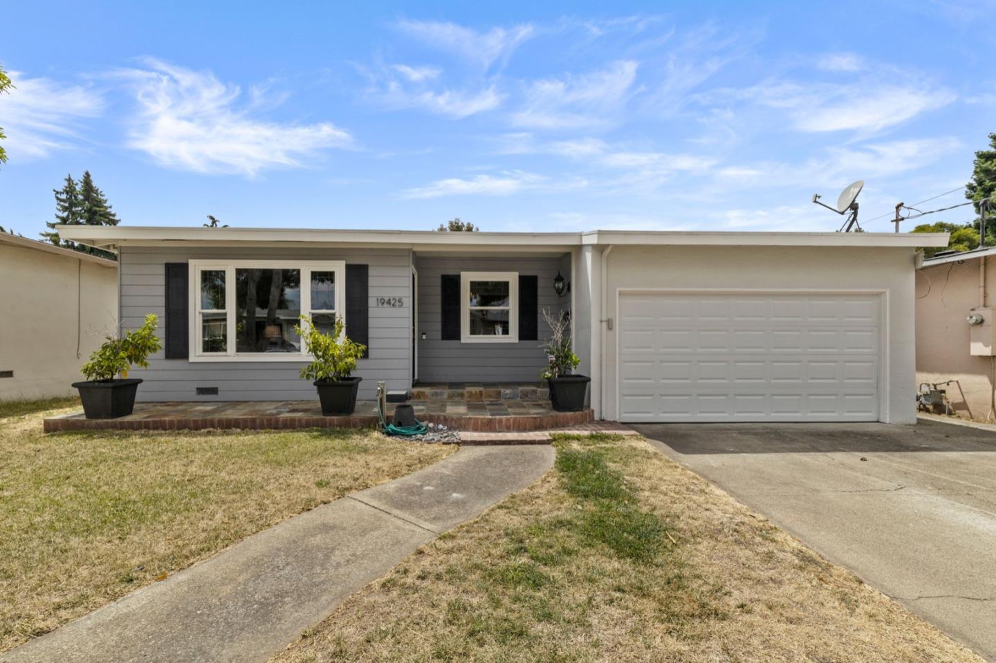 Detail Gallery Image 1 of 1 For 19425 Waverly Ave, Hayward,  CA 94541 - 3 Beds | 2 Baths