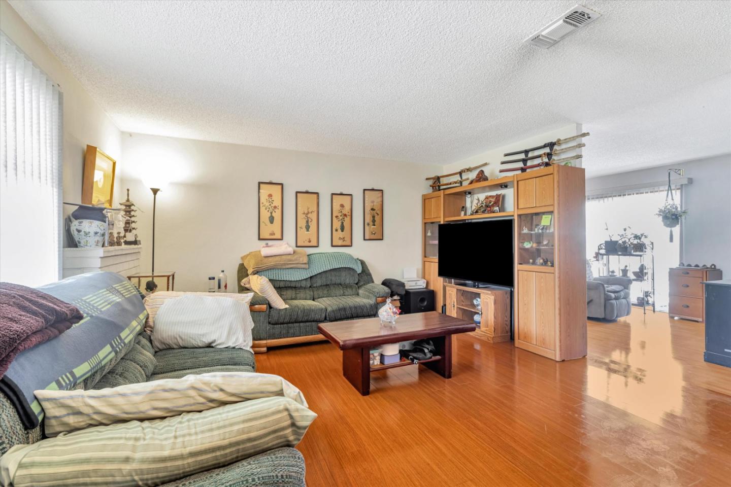 Detail Gallery Image 5 of 29 For 14660 Acapulco Rd, San Leandro,  CA 94577 - 3 Beds | 2 Baths