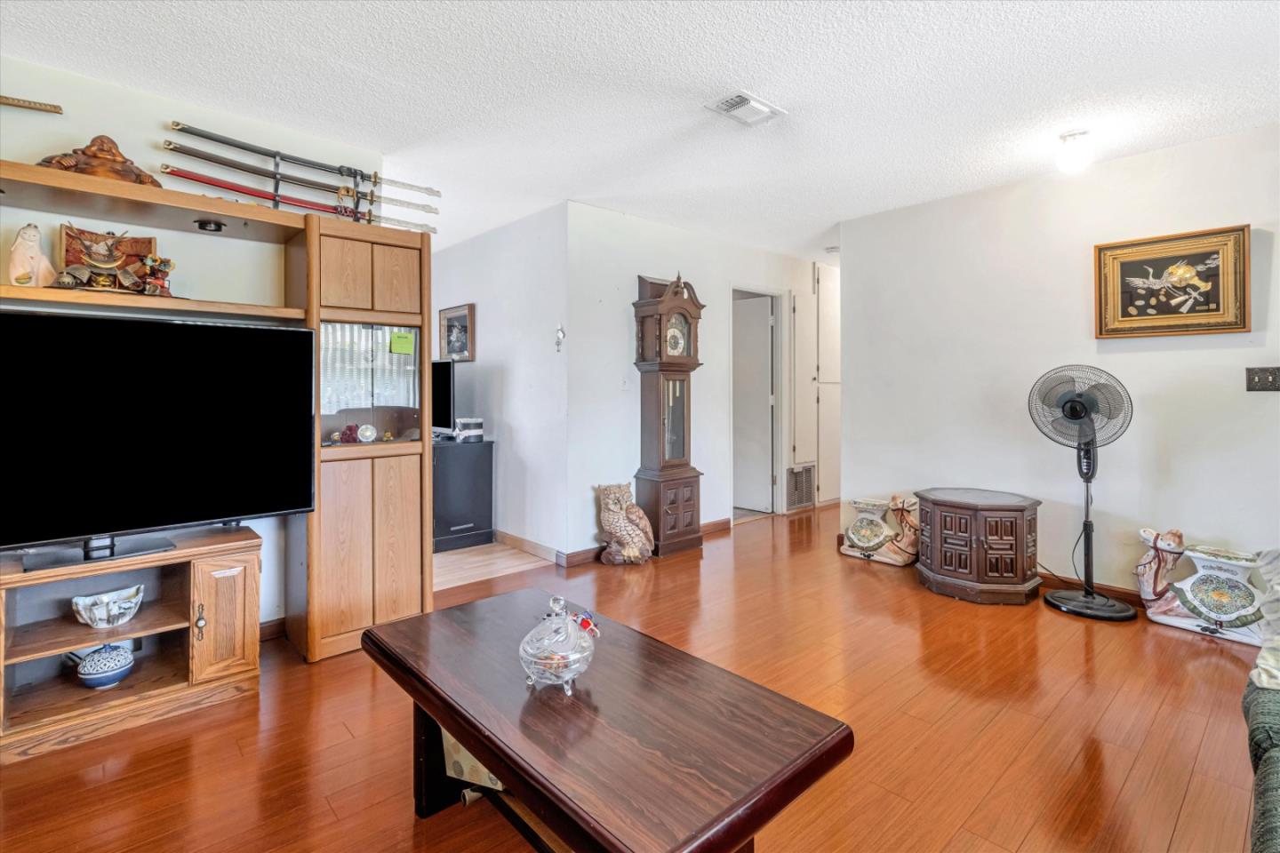 Detail Gallery Image 8 of 29 For 14660 Acapulco Rd, San Leandro,  CA 94577 - 3 Beds | 2 Baths