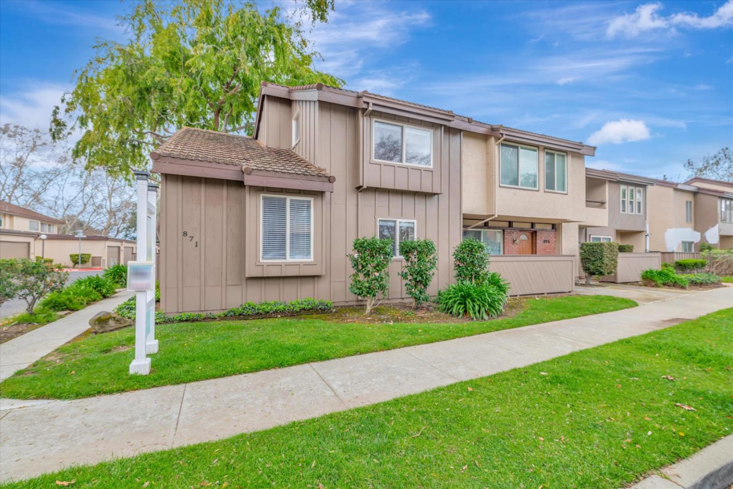 Detail Gallery Image 1 of 1 For 871 Beaver Creek Way, San Jose,  CA 95133 - 5 Beds | 2 Baths