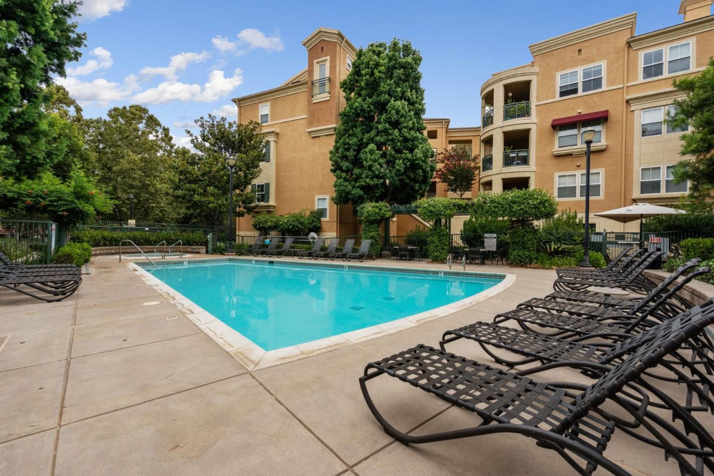 Detail Gallery Image 24 of 29 For 1390 Saddle Rack St #243,  San Jose,  CA 95126 - 2 Beds | 2 Baths