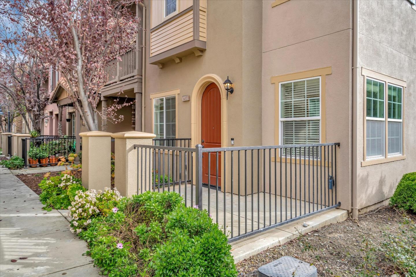 Detail Gallery Image 1 of 1 For 5593 via Lugano, Fremont,  CA 94555 - 3 Beds | 3/1 Baths