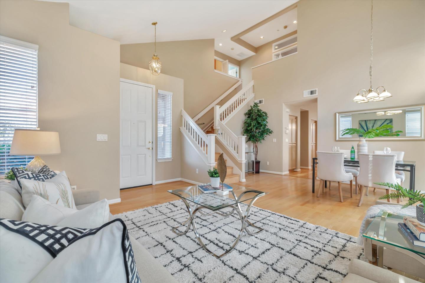 Front Image Thumbnail for ML81951469