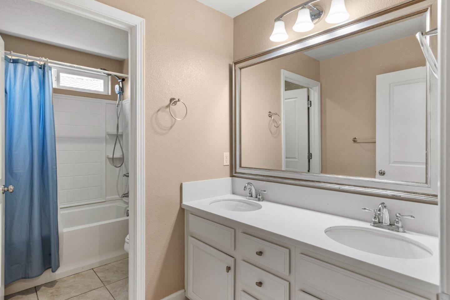 Detail Gallery Image 32 of 51 For 1041 Cabrillo Dr, Hollister,  CA 95023 - 4 Beds | 2/1 Baths