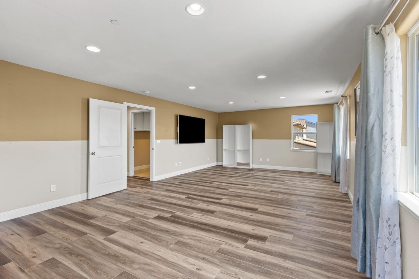 1041 Cabrillo Dr, Hollister, CA 95023 photo 36