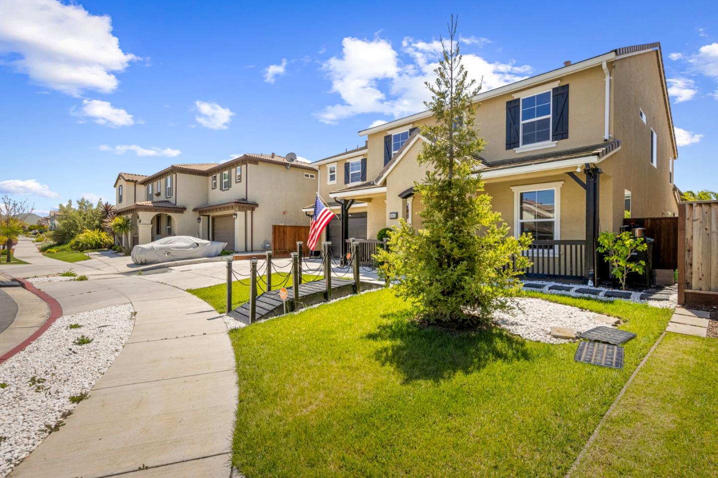1041 Cabrillo Dr, Hollister, CA 95023 photo 4