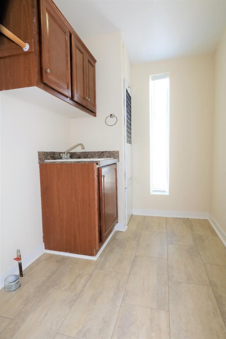 Detail Gallery Image 5 of 27 For 555 Umbarger Rd #9,  San Jose,  CA 95111 - 3 Beds | 2 Baths