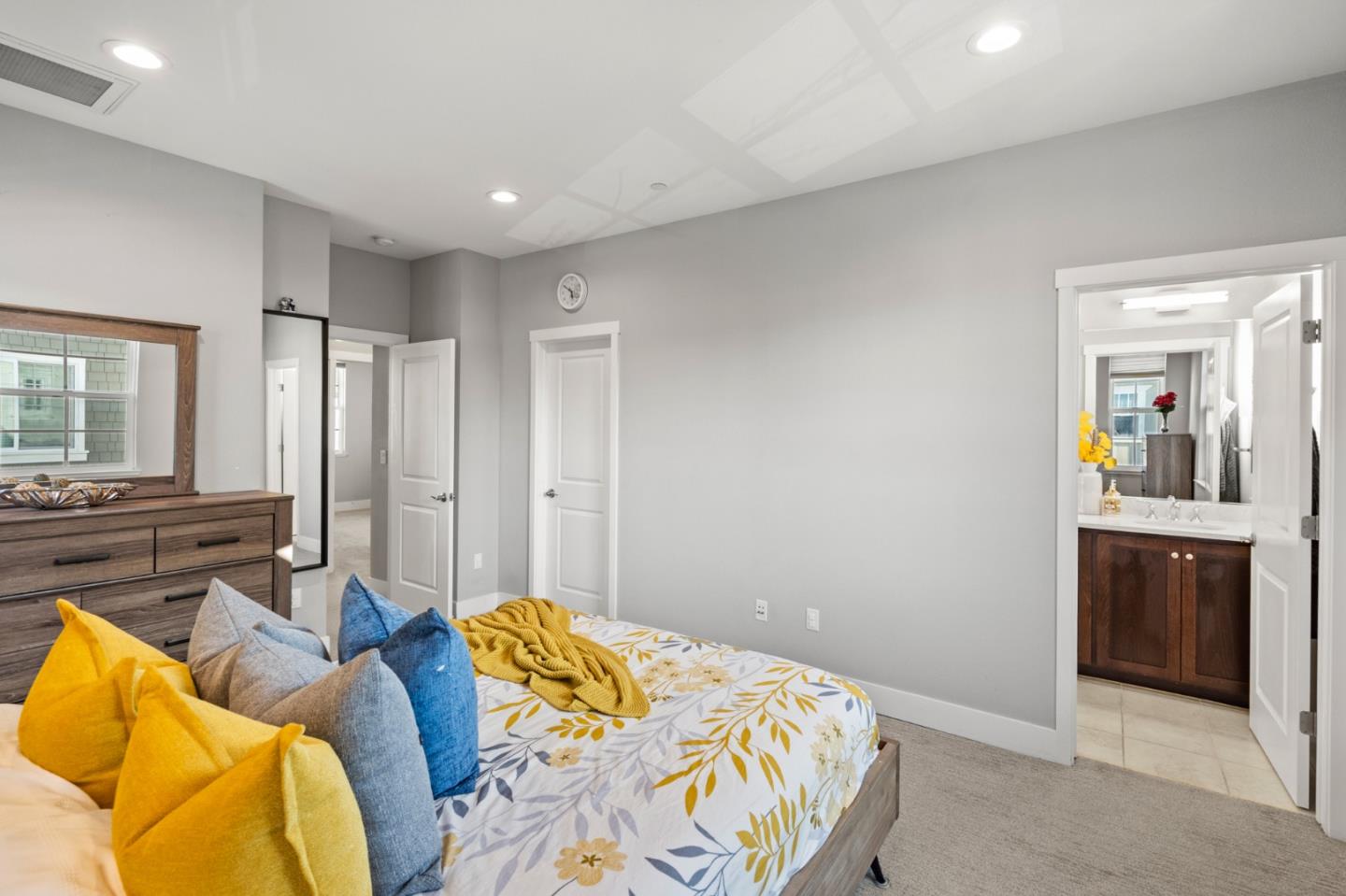 Detail Gallery Image 26 of 54 For 1080 Barberry Ter, Sunnyvale,  CA 94086 - 3 Beds | 2/1 Baths