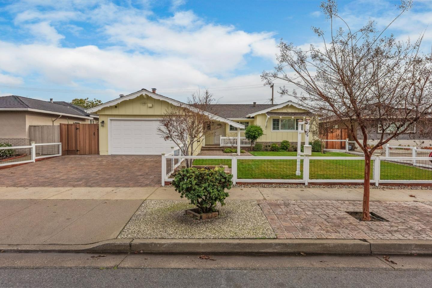 Detail Gallery Image 1 of 1 For 2614 Meridian Ave, San Jose,  CA 95124 - 4 Beds | 2 Baths