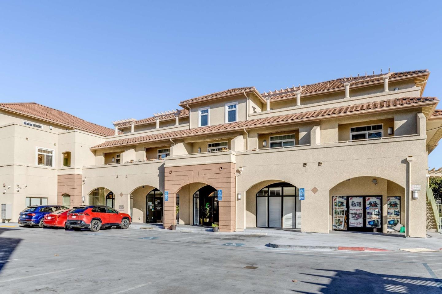 Detail Gallery Image 1 of 30 For 1399 S Winchester Blvd #208,  San Jose,  CA 95128 - 2 Beds | 2/1 Baths