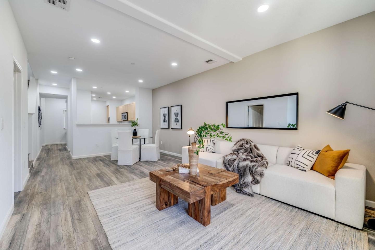 Detail Gallery Image 11 of 30 For 1399 S Winchester Blvd #208,  San Jose,  CA 95128 - 2 Beds | 2/1 Baths