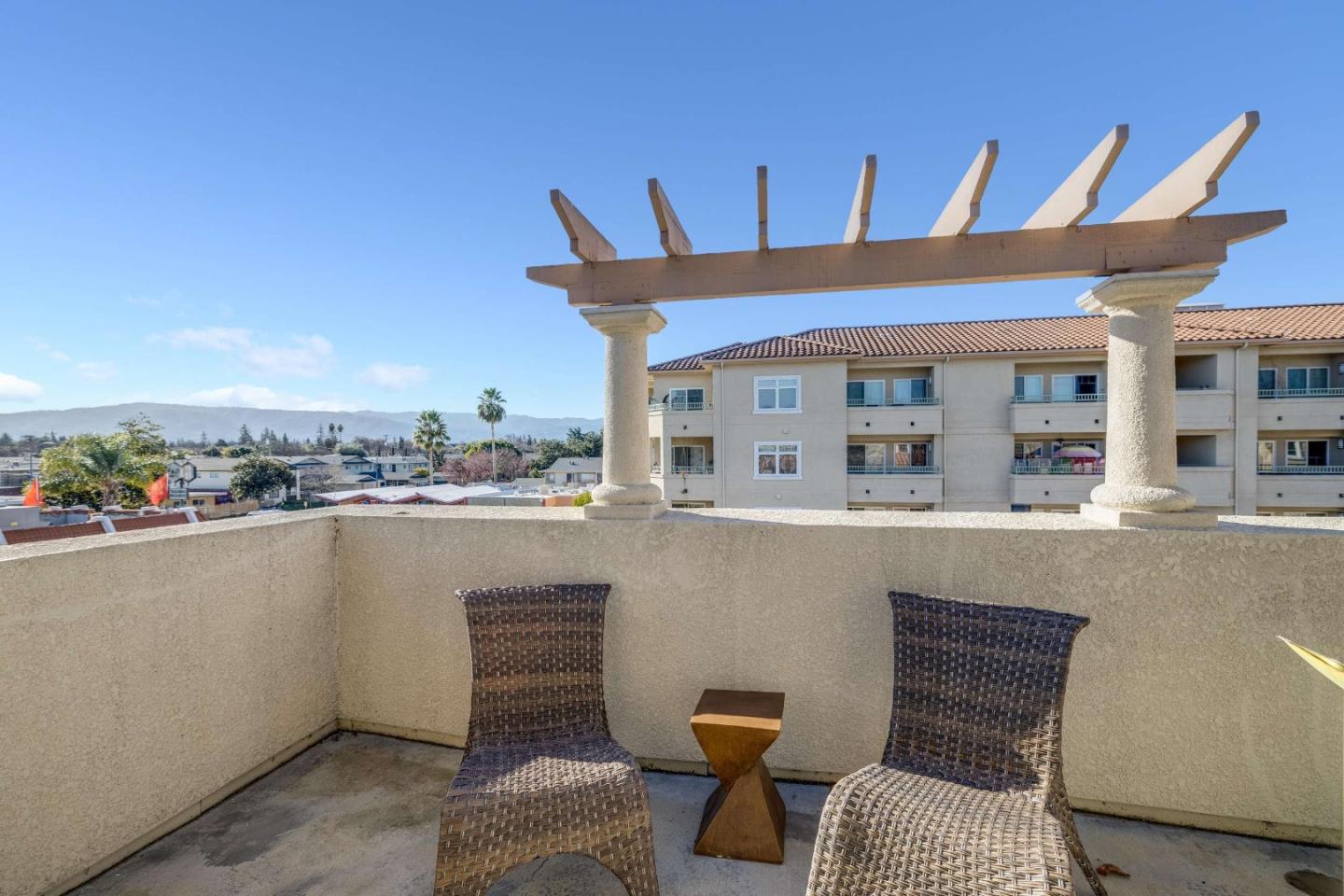 Detail Gallery Image 12 of 30 For 1399 S Winchester Blvd #208,  San Jose,  CA 95128 - 2 Beds | 2/1 Baths