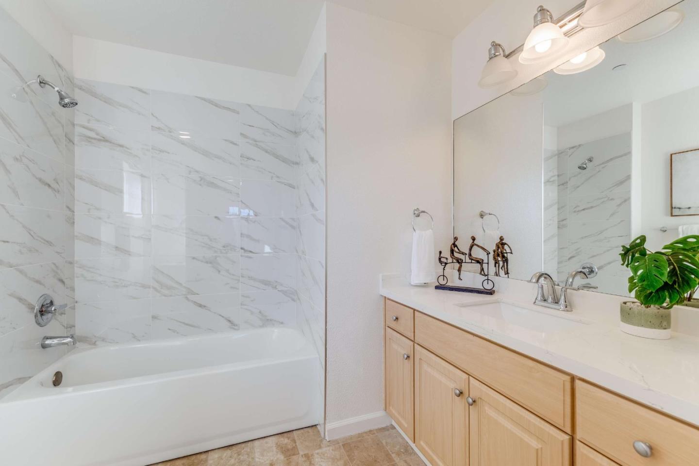 Detail Gallery Image 20 of 30 For 1399 S Winchester Blvd #208,  San Jose,  CA 95128 - 2 Beds | 2/1 Baths