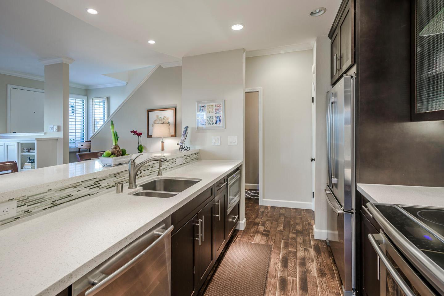 Detail Gallery Image 12 of 30 For 2253 Armada Way, San Mateo,  CA 94404 - 2 Beds | 2/1 Baths