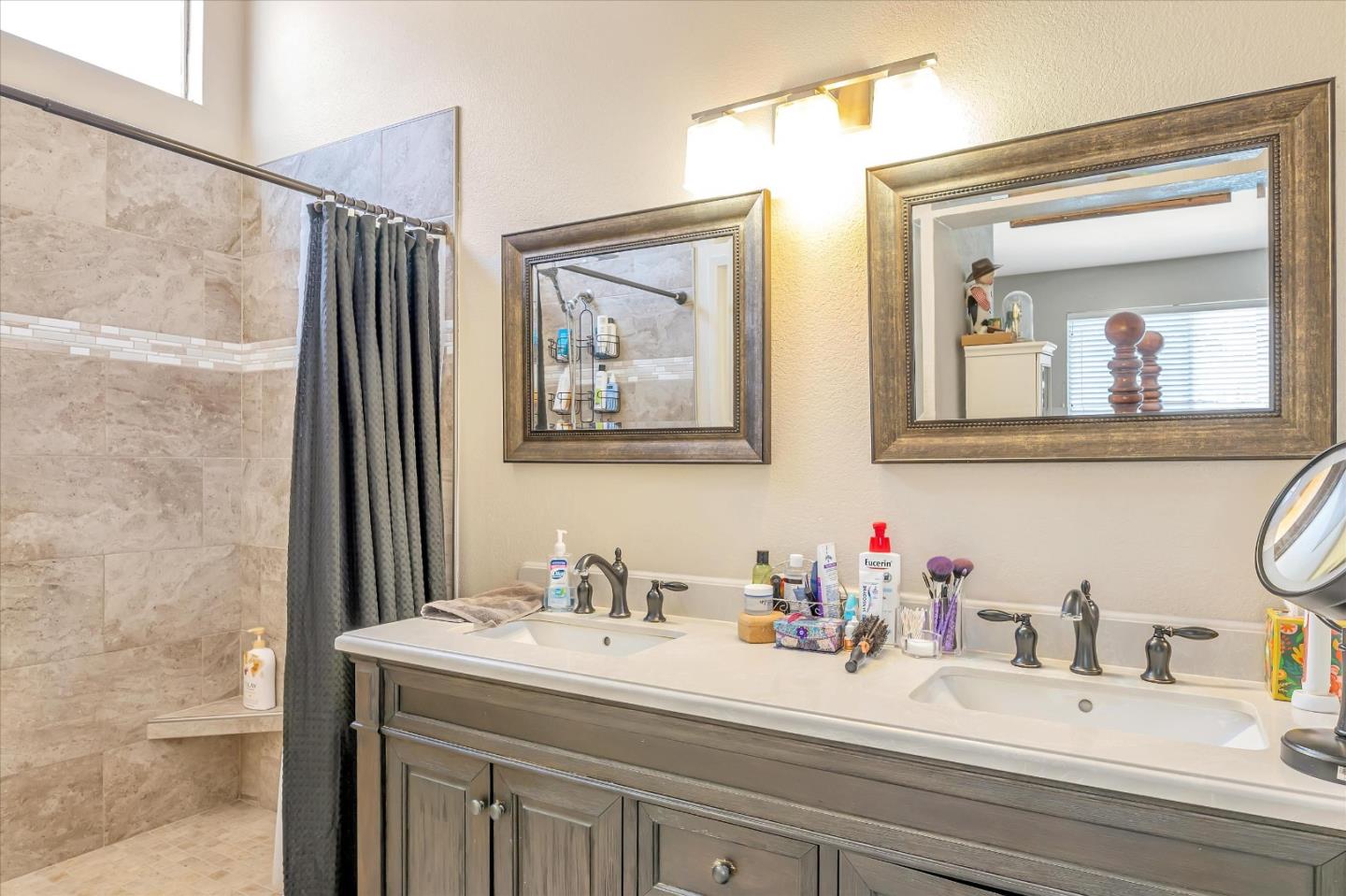 Detail Gallery Image 15 of 23 For 1931 Glarner St, Hollister,  CA 95023 - 3 Beds | 2 Baths