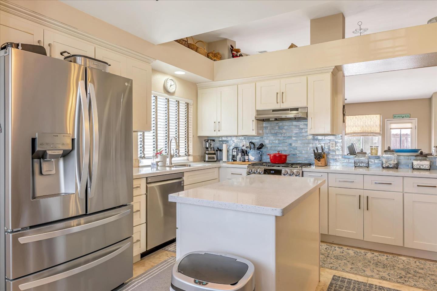 1931 Glarner St, Hollister, CA 95023 photo 8