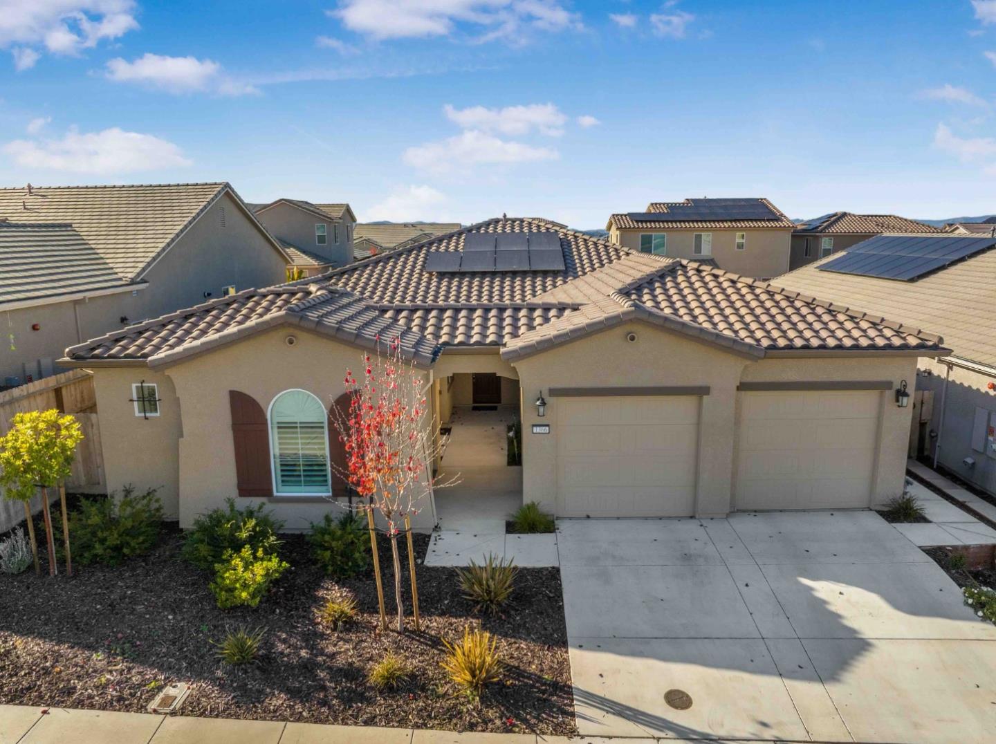 Detail Gallery Image 1 of 45 For 1366 Wildrose Dr, Hollister,  CA 95023 - 4 Beds | 3/1 Baths
