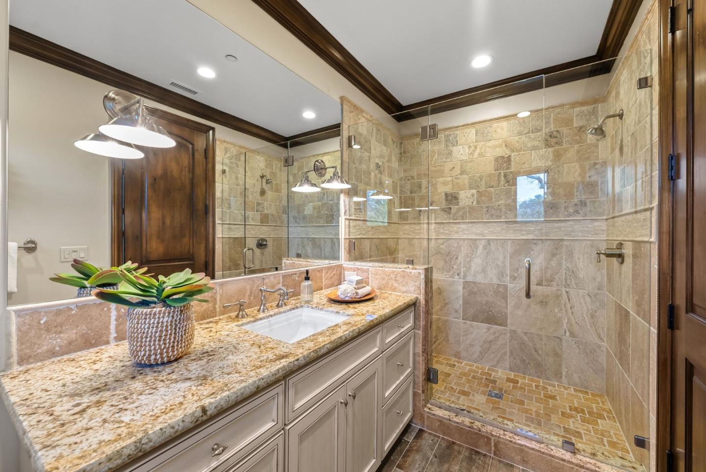 Detail Gallery Image 24 of 54 For 15890 Viewfield Rd, Monte Sereno,  CA 95030 - 6 Beds | 6/1 Baths
