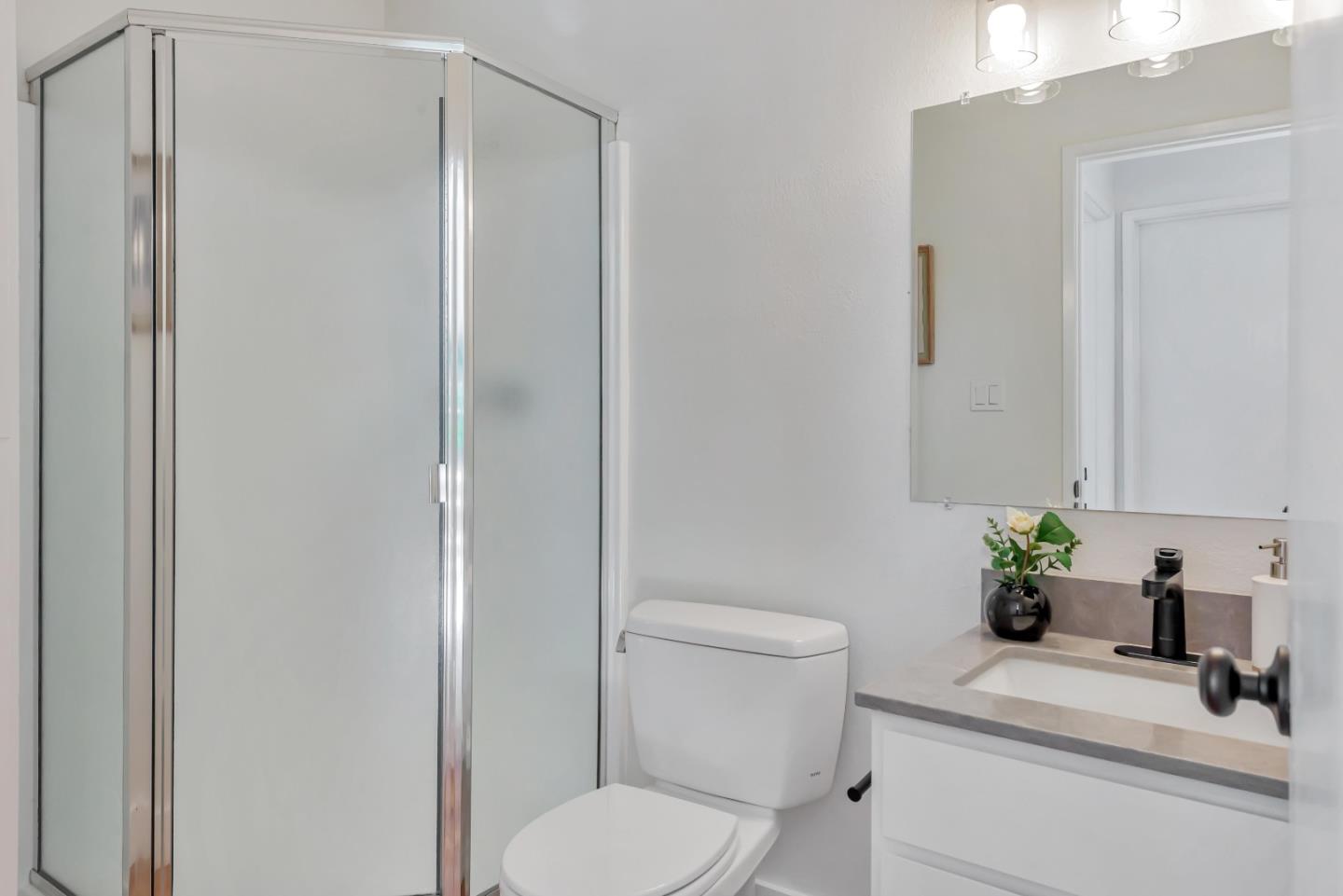 Detail Gallery Image 22 of 33 For 725 Mariposa Ave #306,  Mountain View,  CA 94041 - 2 Beds | 2 Baths