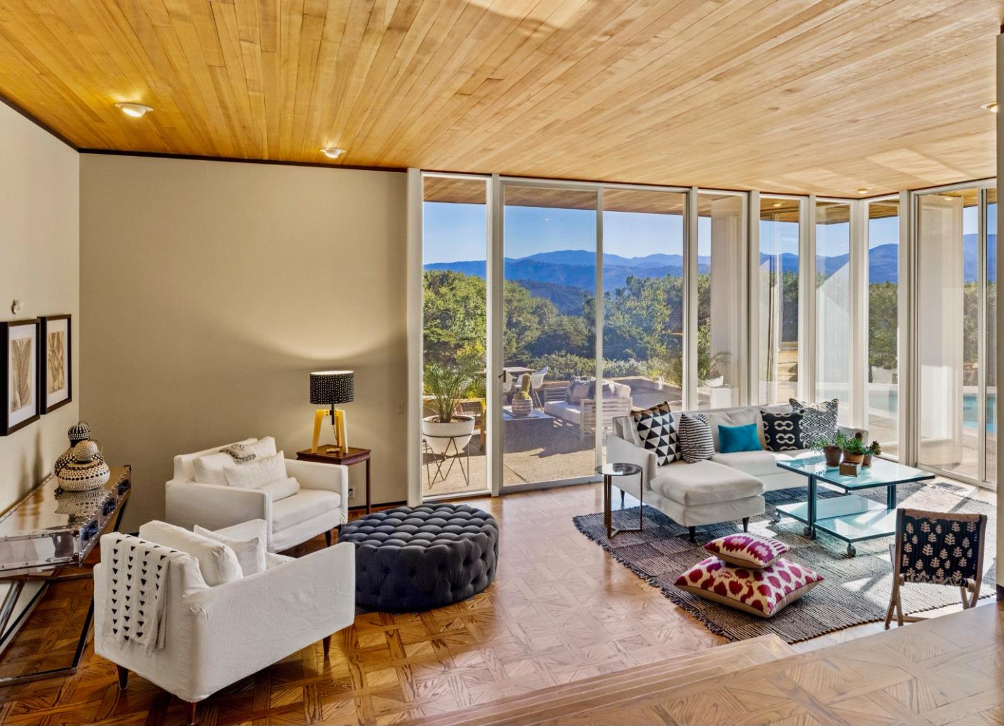 Detail Gallery Image 11 of 48 For 350 El Caminito Rd, Carmel Valley,  CA 93924 - 4 Beds | 3/1 Baths