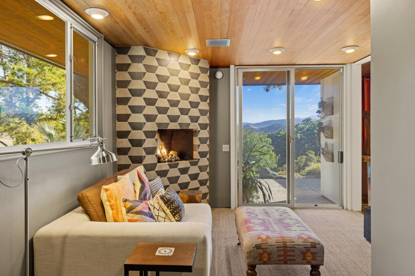 Detail Gallery Image 22 of 48 For 350 El Caminito Rd, Carmel Valley,  CA 93924 - 4 Beds | 3/1 Baths