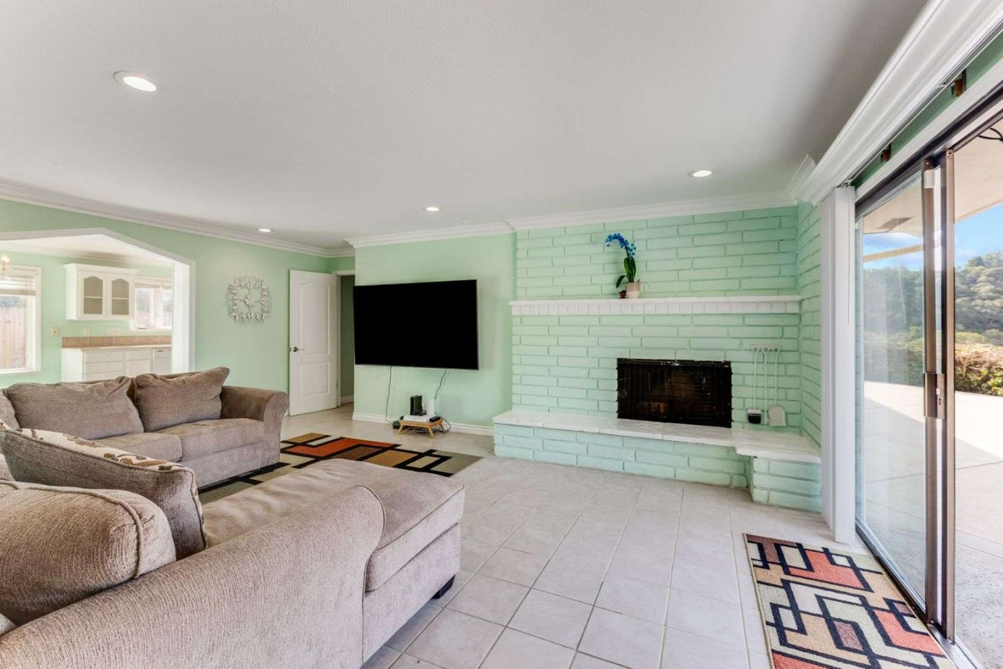 Detail Gallery Image 12 of 32 For 65 Pine Tree Ave, Aromas,  CA 95004 - 3 Beds | 2/1 Baths