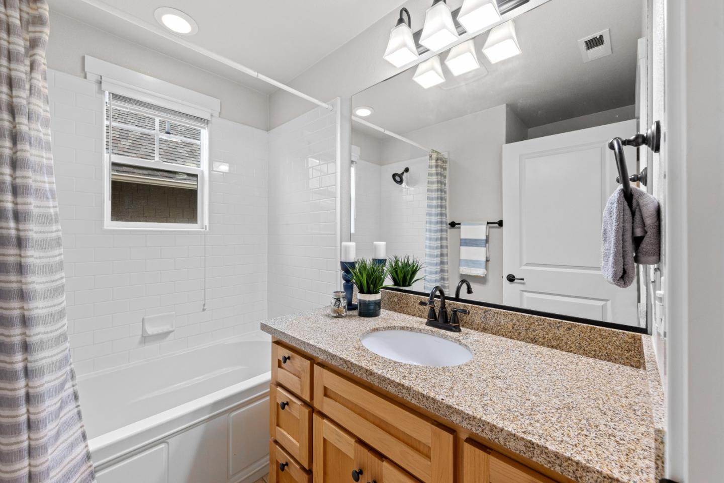 Detail Gallery Image 30 of 44 For 4191 Pearson Ct, Capitola,  CA 95010 - 3 Beds | 2/1 Baths