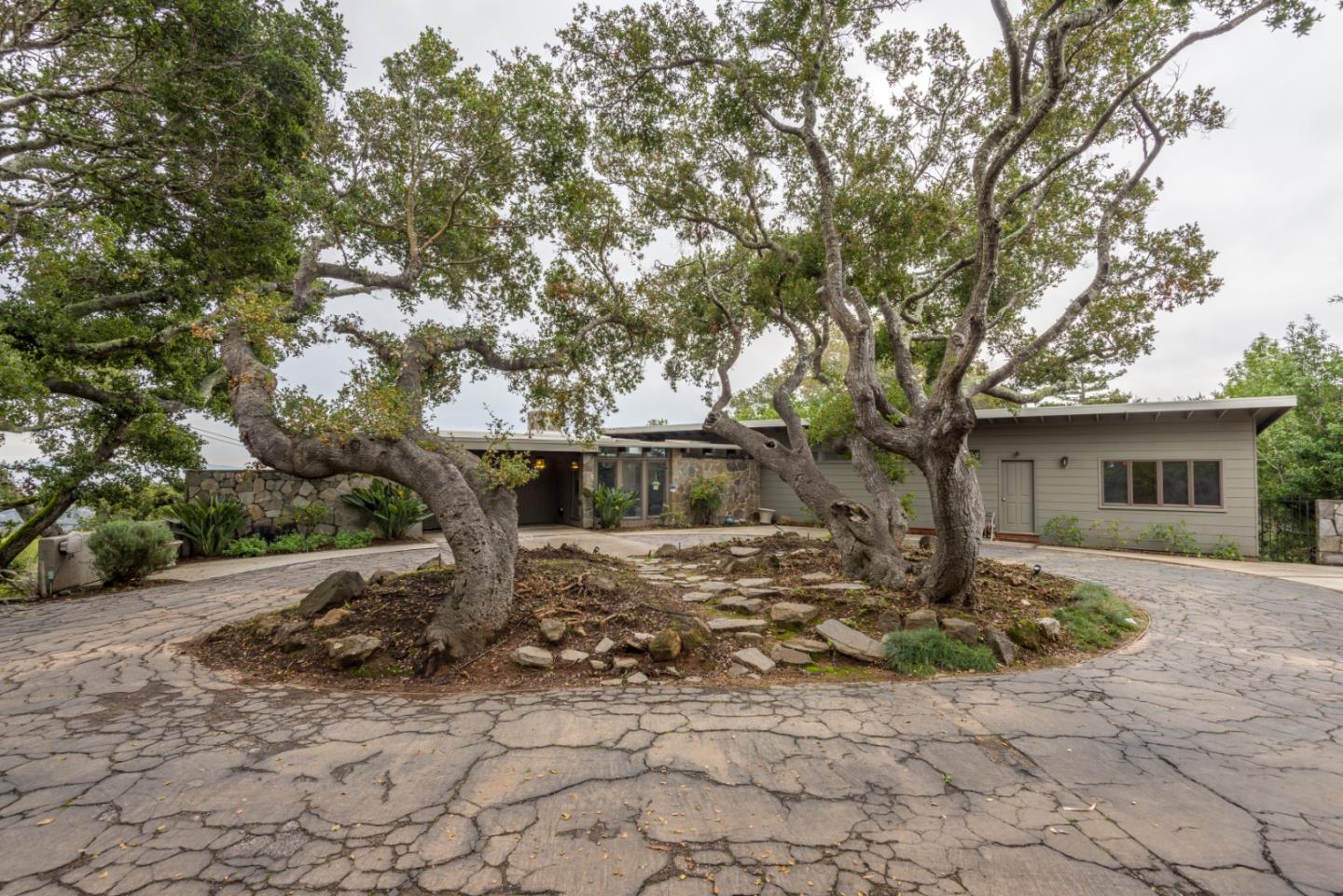 Detail Gallery Image 1 of 1 For 30 Knollcrest Rd, Hillsborough,  CA 94010 - 4 Beds | 3/1 Baths