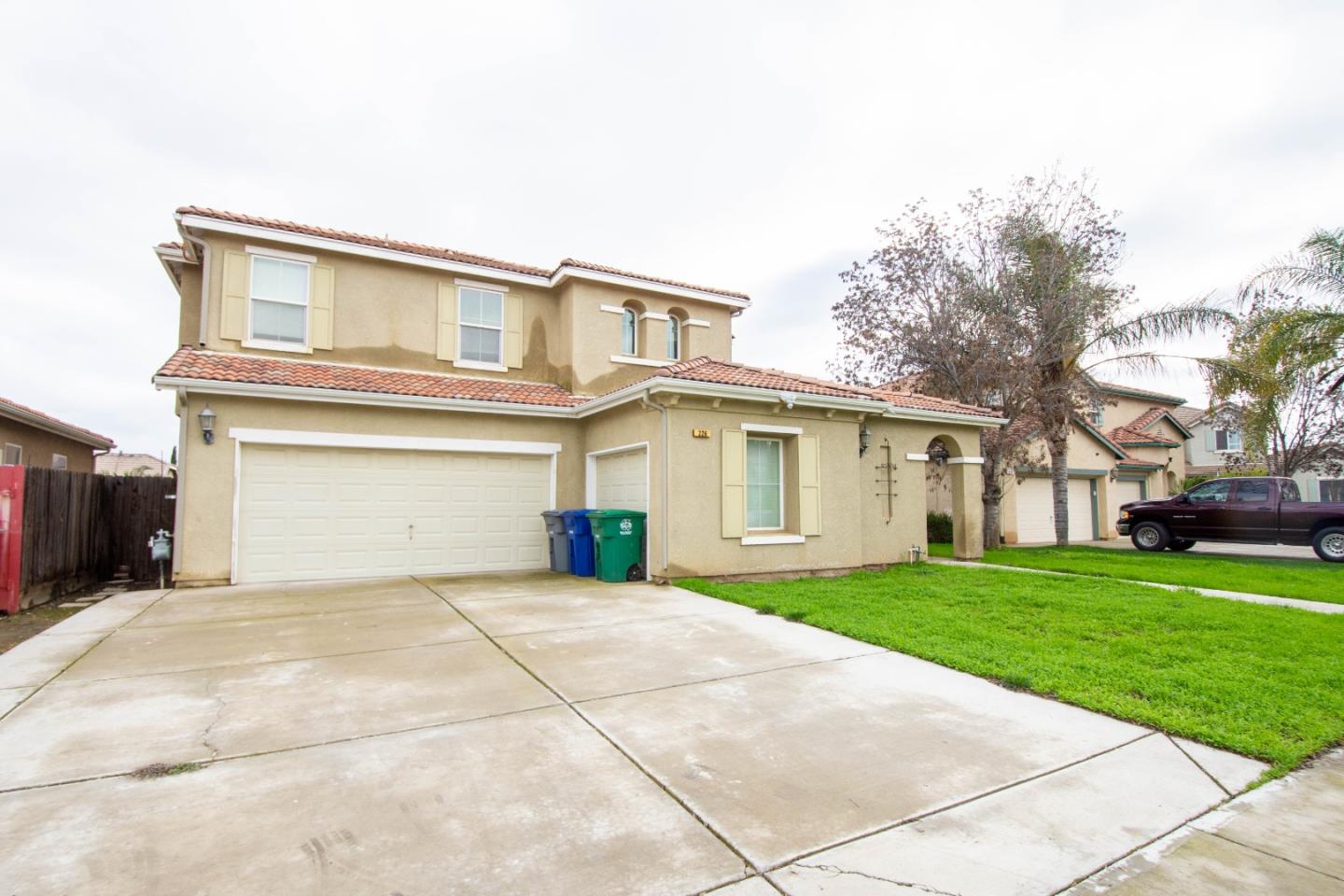 Detail Gallery Image 1 of 1 For 226 Honeybell Ct, Los Banos,  CA 93635 - 5 Beds | 2 Baths