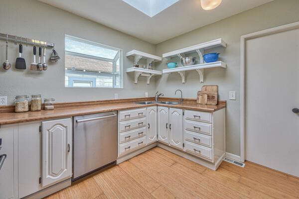 Detail Gallery Image 14 of 34 For 720 Lily St, Monterey,  CA 93940 - 2 Beds | 1 Baths