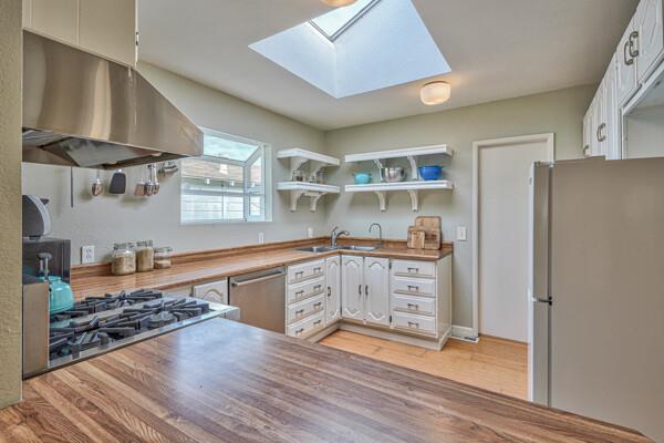 Detail Gallery Image 15 of 34 For 720 Lily St, Monterey,  CA 93940 - 2 Beds | 1 Baths