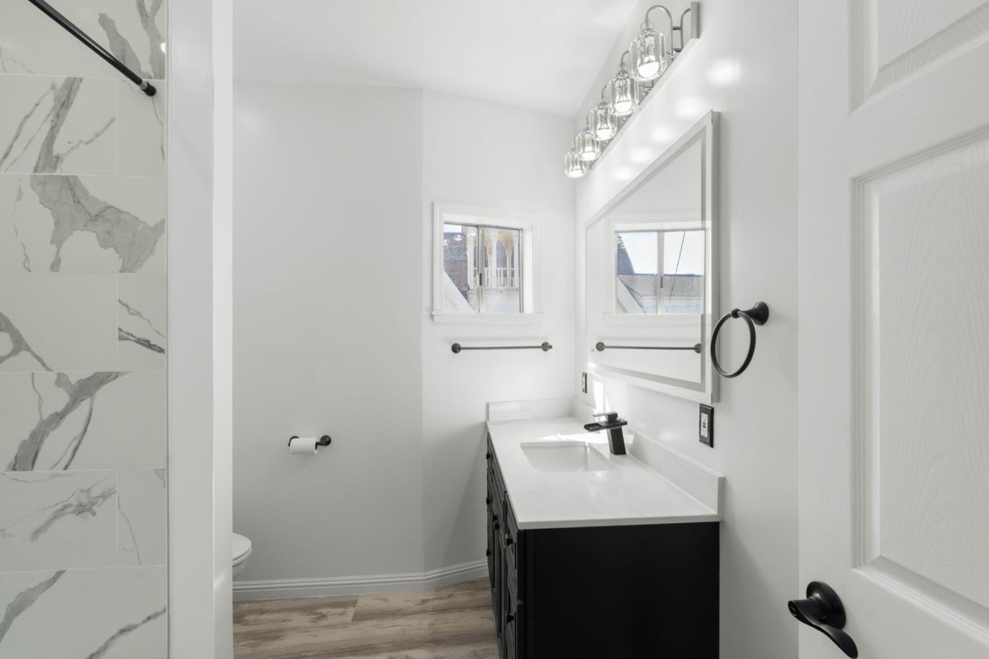 Detail Gallery Image 6 of 7 For 1049 55th St, Oakland,  CA 94608 - – Beds | – Baths