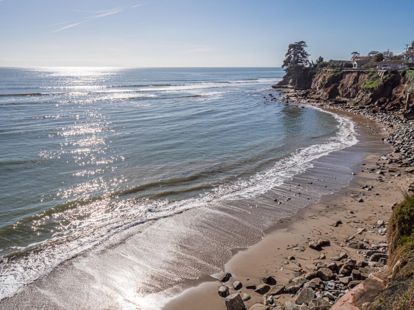 Detail Gallery Image 1 of 1 For 4360 Opal Cliff Dr, Santa Cruz,  CA 95062 - 3 Beds | 2 Baths