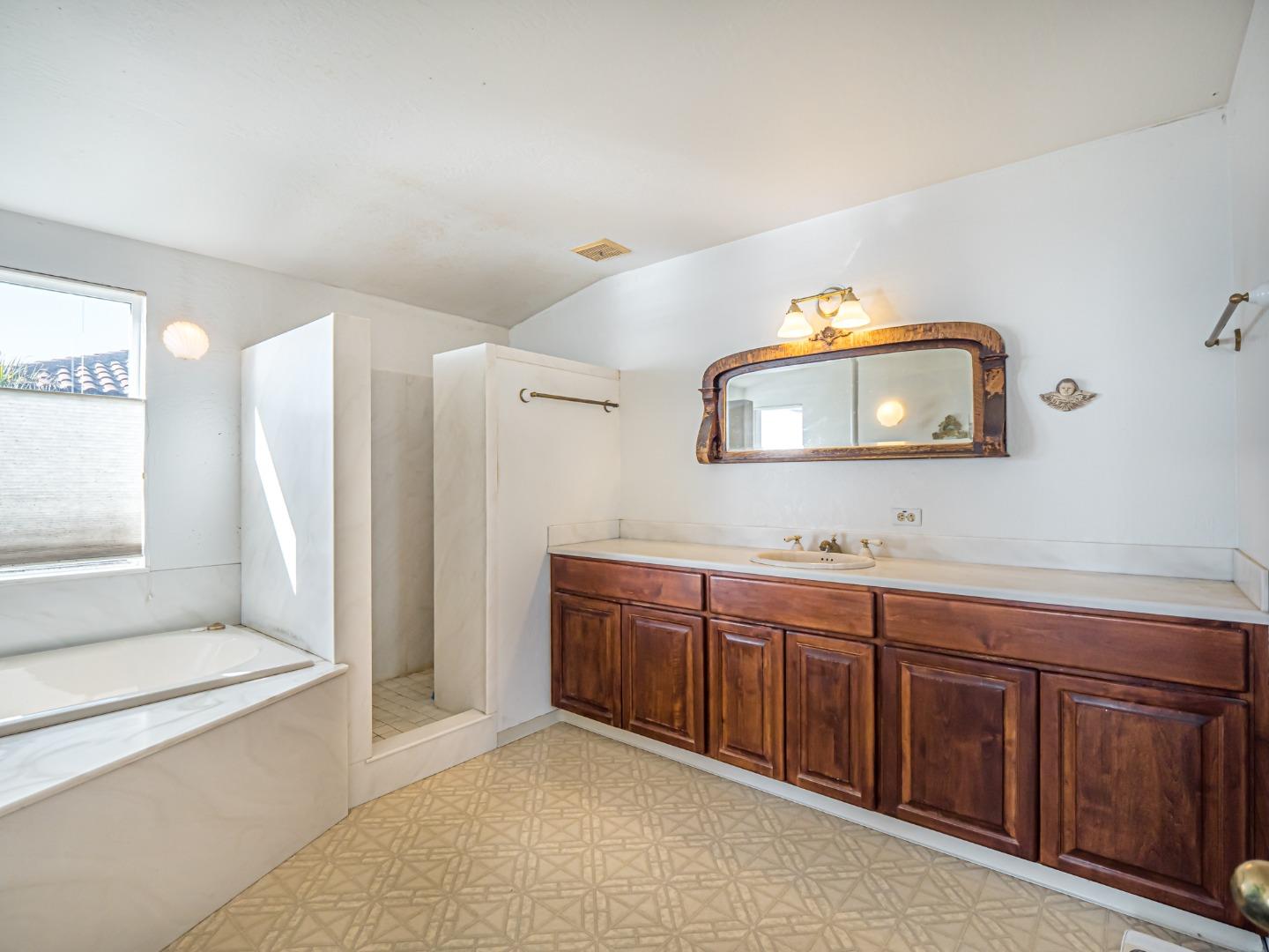 Detail Gallery Image 22 of 40 For 4360 Opal Cliff Dr, Santa Cruz,  CA 95062 - 3 Beds | 2 Baths