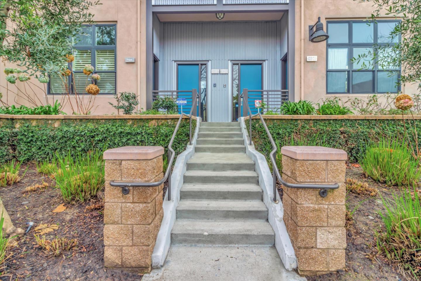 Detail Gallery Image 1 of 1 For 2903 Glascock St #131,  Oakland,  CA 94601 - 3 Beds | 2 Baths