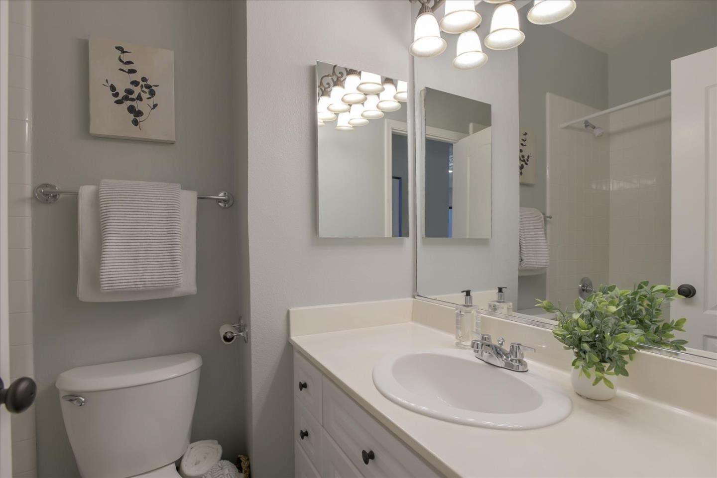 Detail Gallery Image 25 of 40 For 256 W 20th Ave, San Mateo,  CA 94403 - 2 Beds | 2 Baths