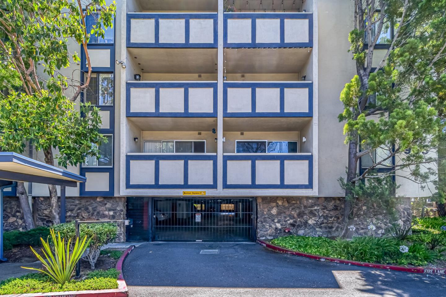 Detail Gallery Image 1 of 23 For 955 Shorepoint Ct #313,  Alameda,  CA 94501 - 1 Beds | 1 Baths