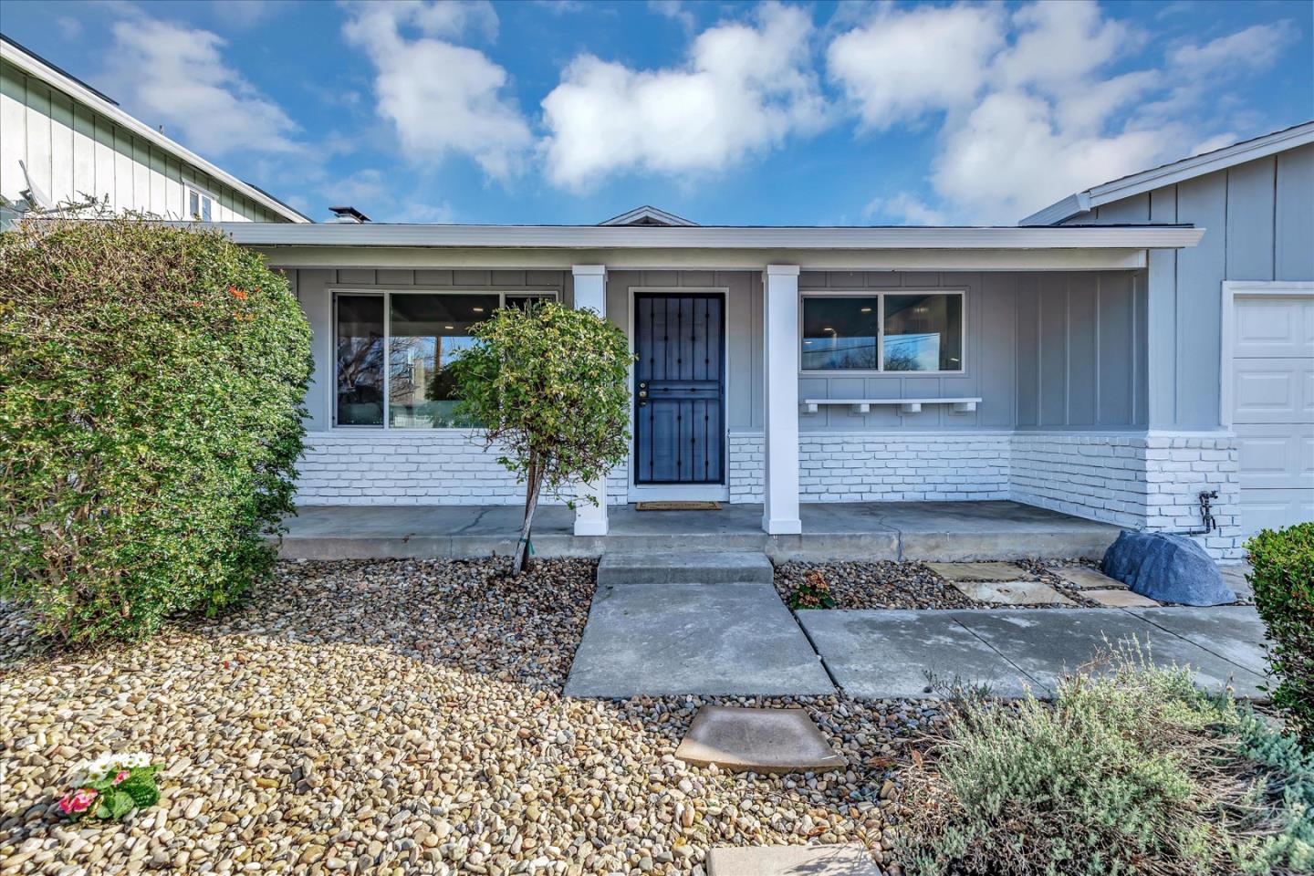 Detail Gallery Image 1 of 1 For 136 Lee Ave, Livermore,  CA 94551 - 3 Beds | 2 Baths