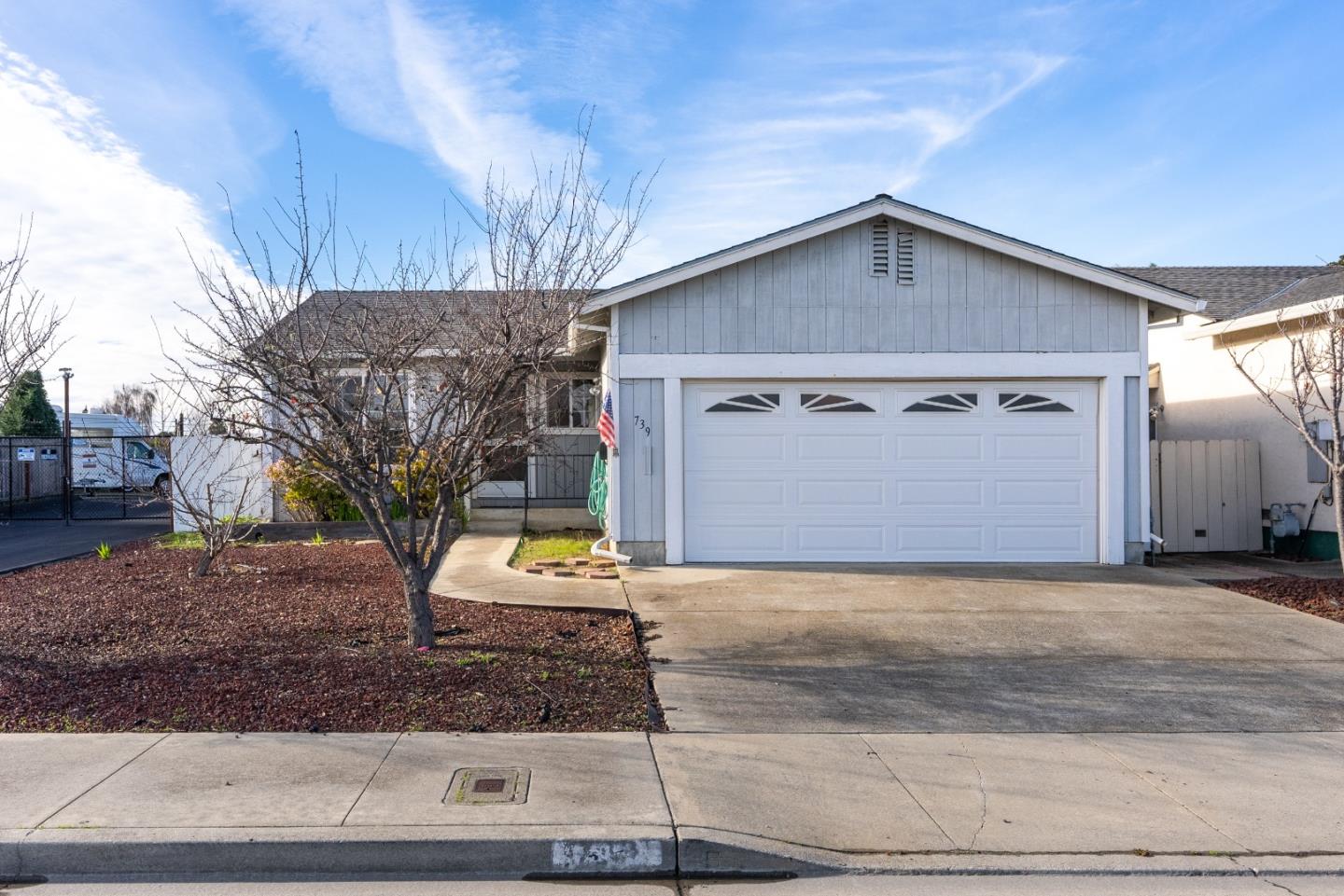 Detail Gallery Image 1 of 20 For 739 Delta Way, Watsonville,  CA 95076 - 2 Beds | 2 Baths