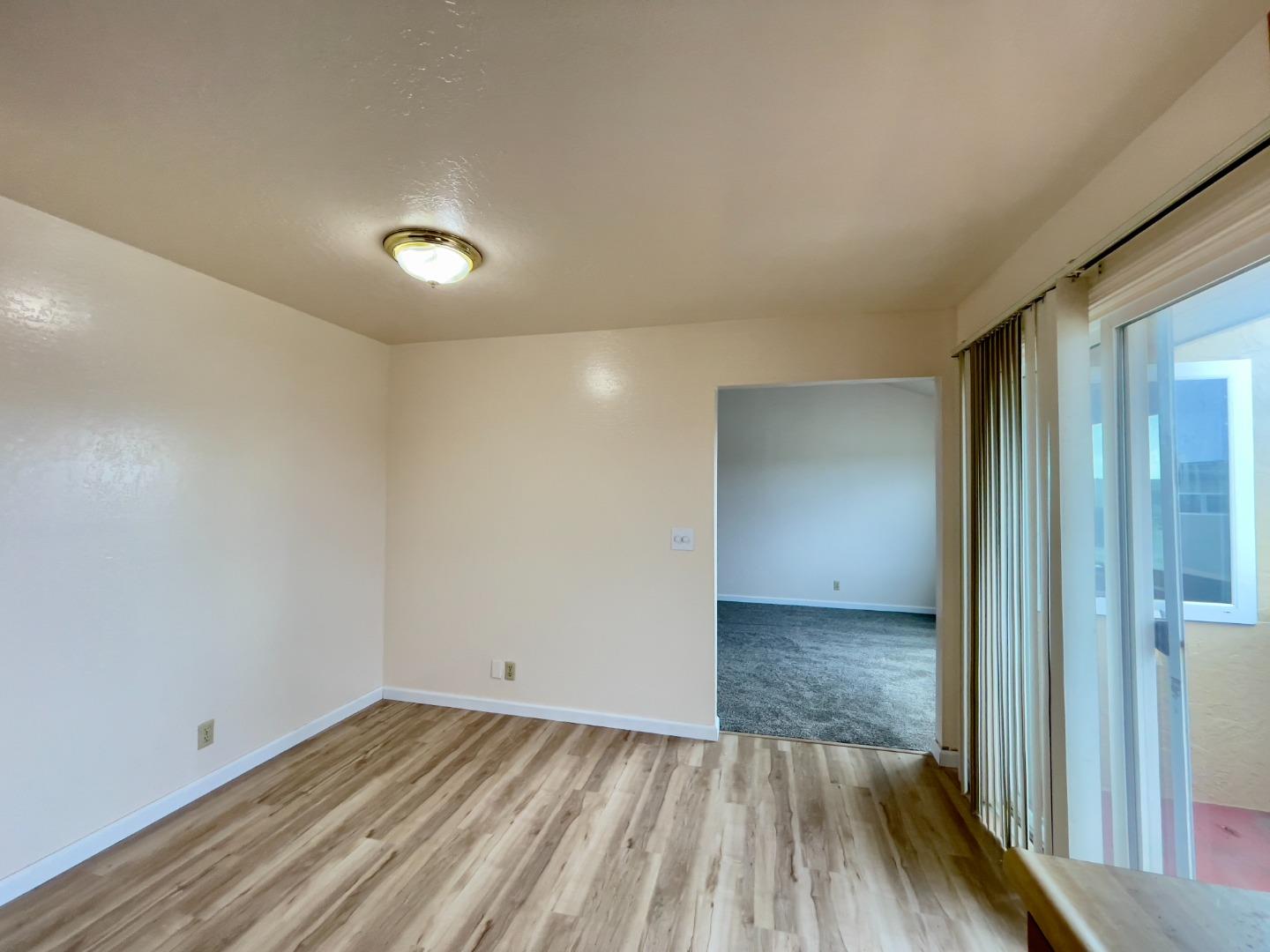 Detail Gallery Image 7 of 13 For 1625 Palmetto Ave #4,  Pacifica,  CA 94044 - 1 Beds | 1 Baths