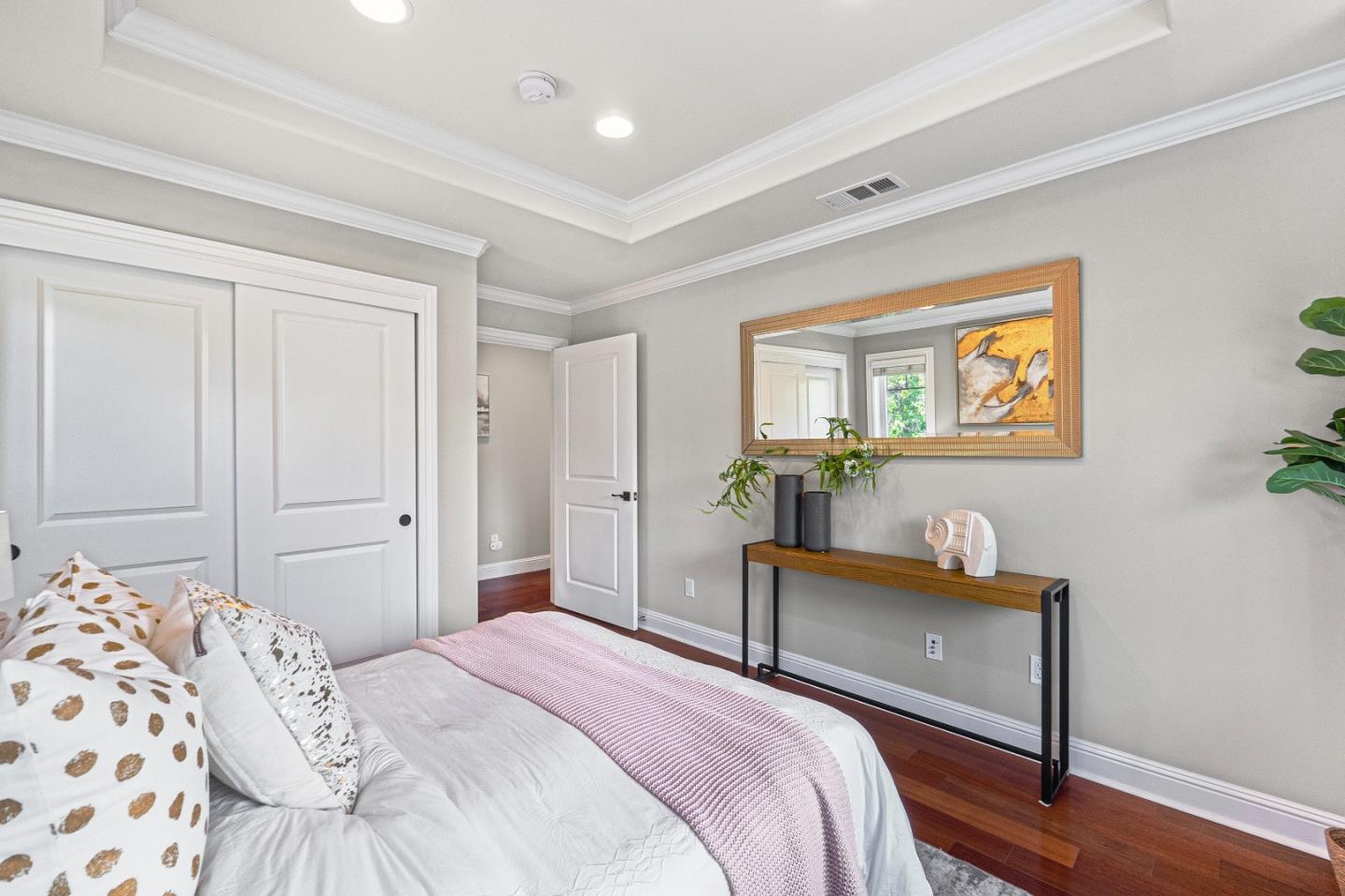 Detail Gallery Image 27 of 45 For 2468 Chabot Ter, Palo Alto,  CA 94303 - 4 Beds | 3/1 Baths